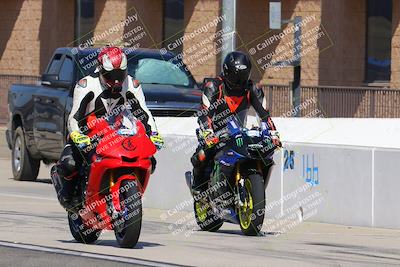 media/Aug-26-2022-Fastrack Riders (Fri) [[055e3b3c9d]]/level 2/Session 1 Start Finish/